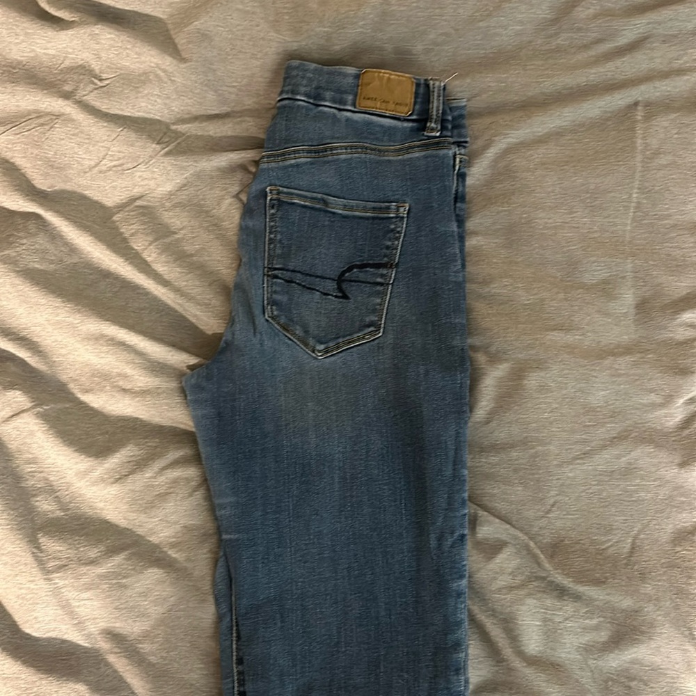 American Eagle medium wash, curvy high-rise jegging 4 regular